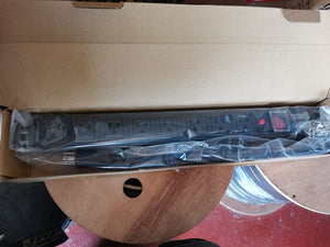 8 socket PDU for 482.6mm(19